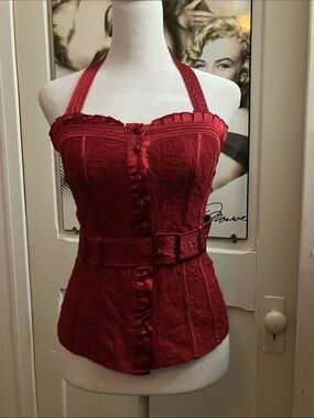 ## Exquisite Scarlet Bustier-Inspired Halter Top 🌹